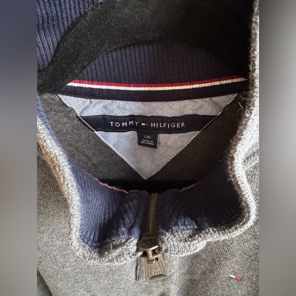 Tommy Hilfiger Gray Pullover sweater zip size large - Picture 5 of 10